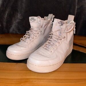 Nike SF AF1 Mid-Top Pink
